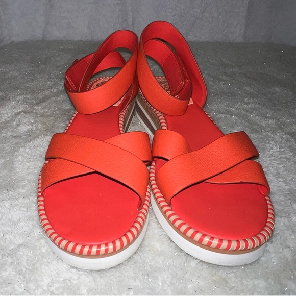 Vince Camuto Miveeria Wedge Sandal size 8 - Picture 4 of 9